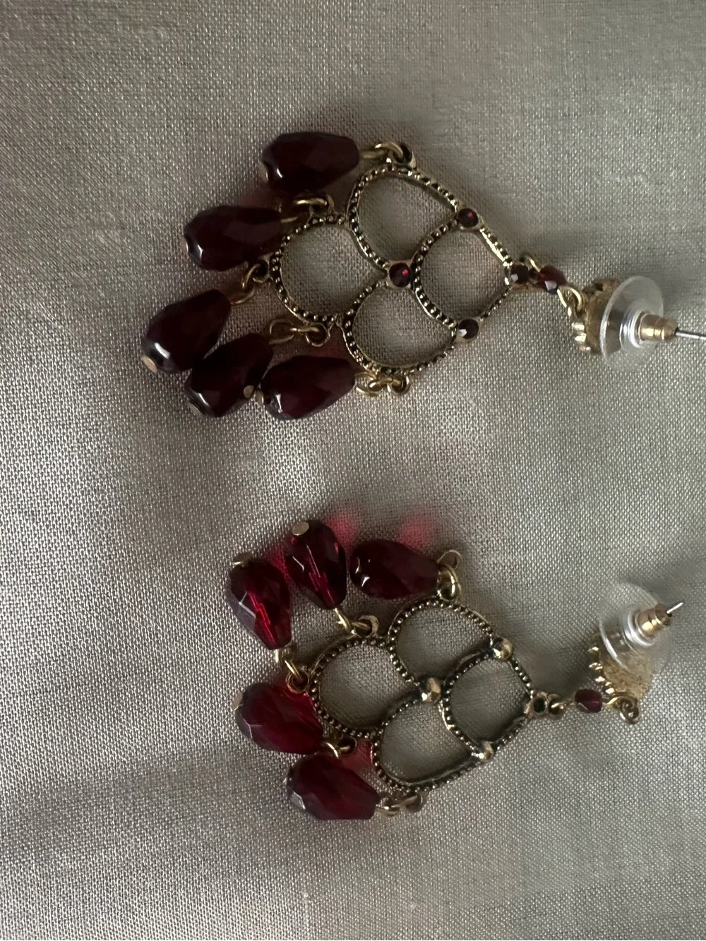 Vintage gold-tone dangle drop chandelier Earrings with maroon beads